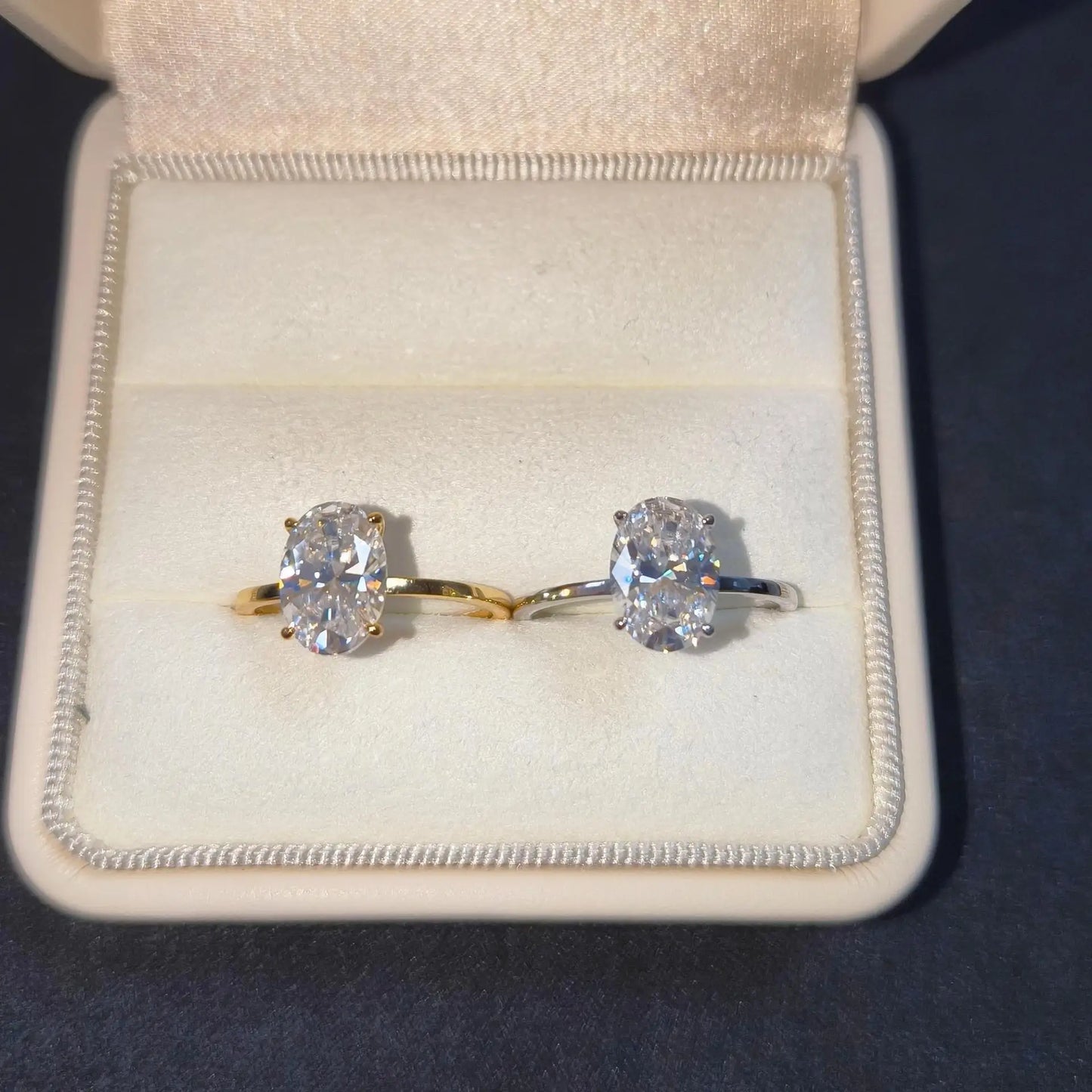 LYEE CYEE Classic S925 Sterling Silver 2.5CT Oval Moissanite Ring Fine Jewelry Plated with 18k Gold Suitable for Gift Giving Anniversary
