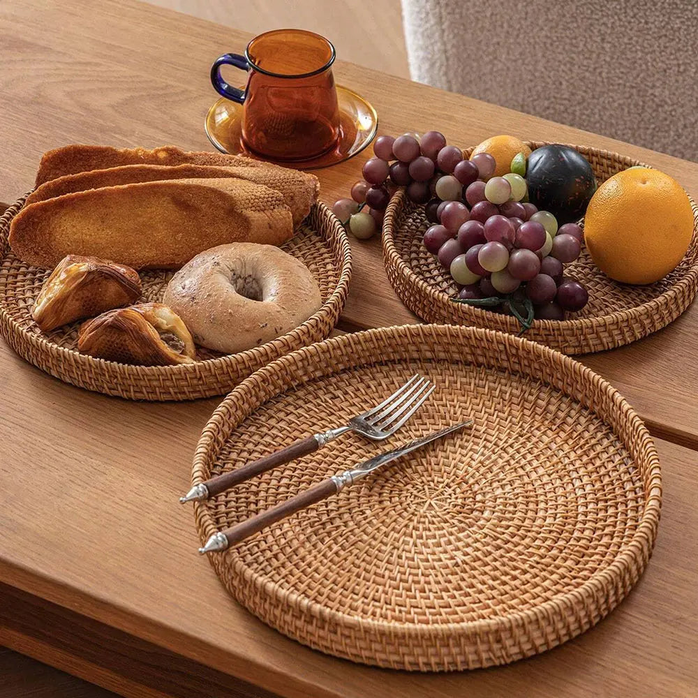 Circular rattan tray, storage basket, natural hand woven basket, bread, fruit and food tray, household kitchen supplies tray