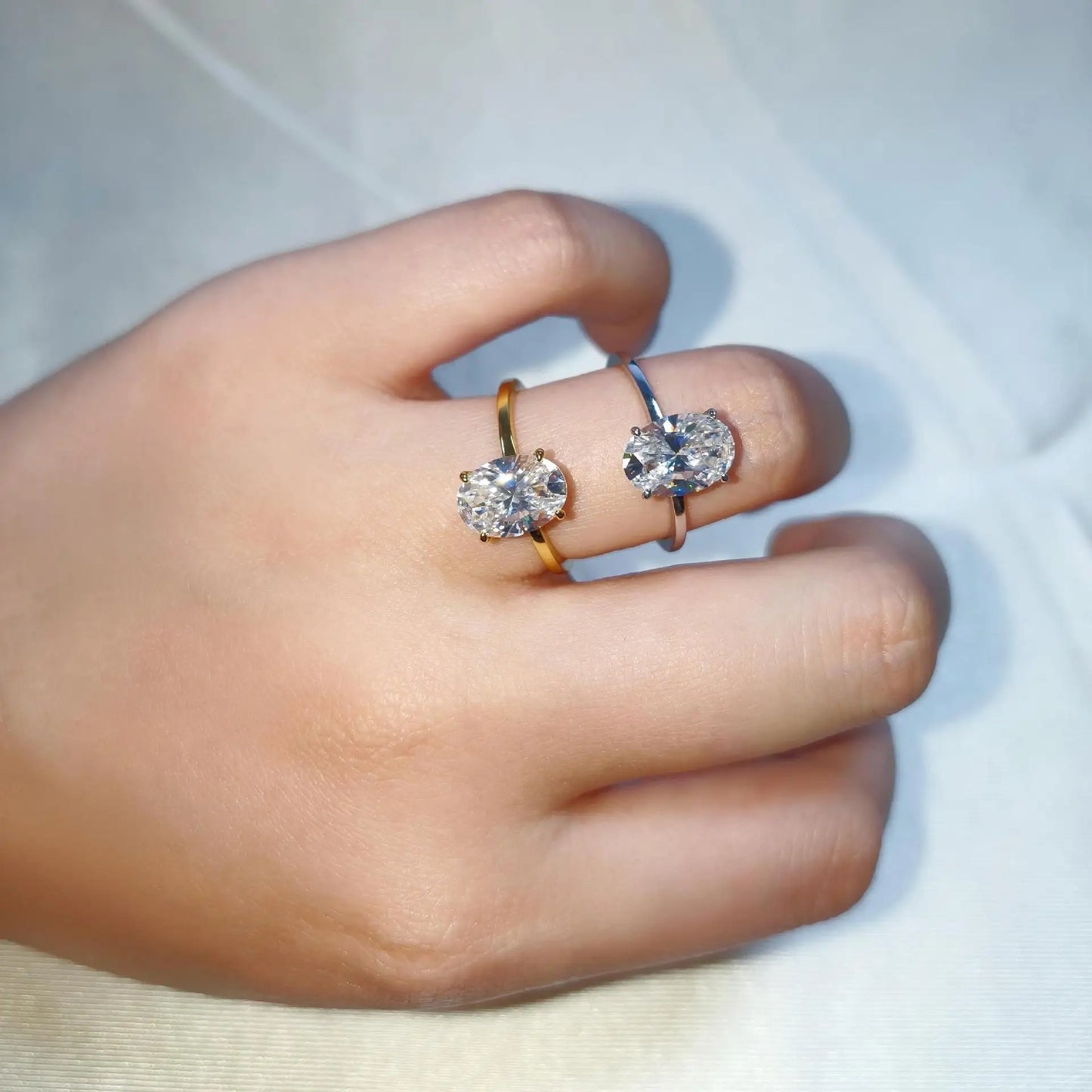 LYEE CYEE Classic S925 Sterling Silver 2.5CT Oval Moissanite Ring Fine Jewelry Plated with 18k Gold Suitable for Gift Giving Anniversary