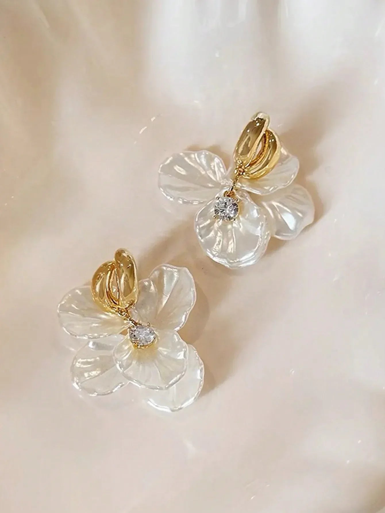 1pair Sweet High-Grade Delicate Petal & Flower Design Fashionable Daily Earrings For Elegant Women Valentines,Mom,Mother