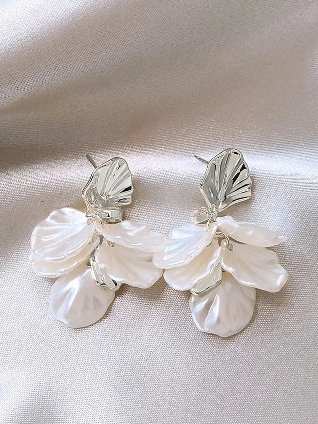 1pair Sweet High-Grade Delicate Petal & Flower Design Fashionable Daily Earrings For Elegant Women Valentines,Mom,Mother
