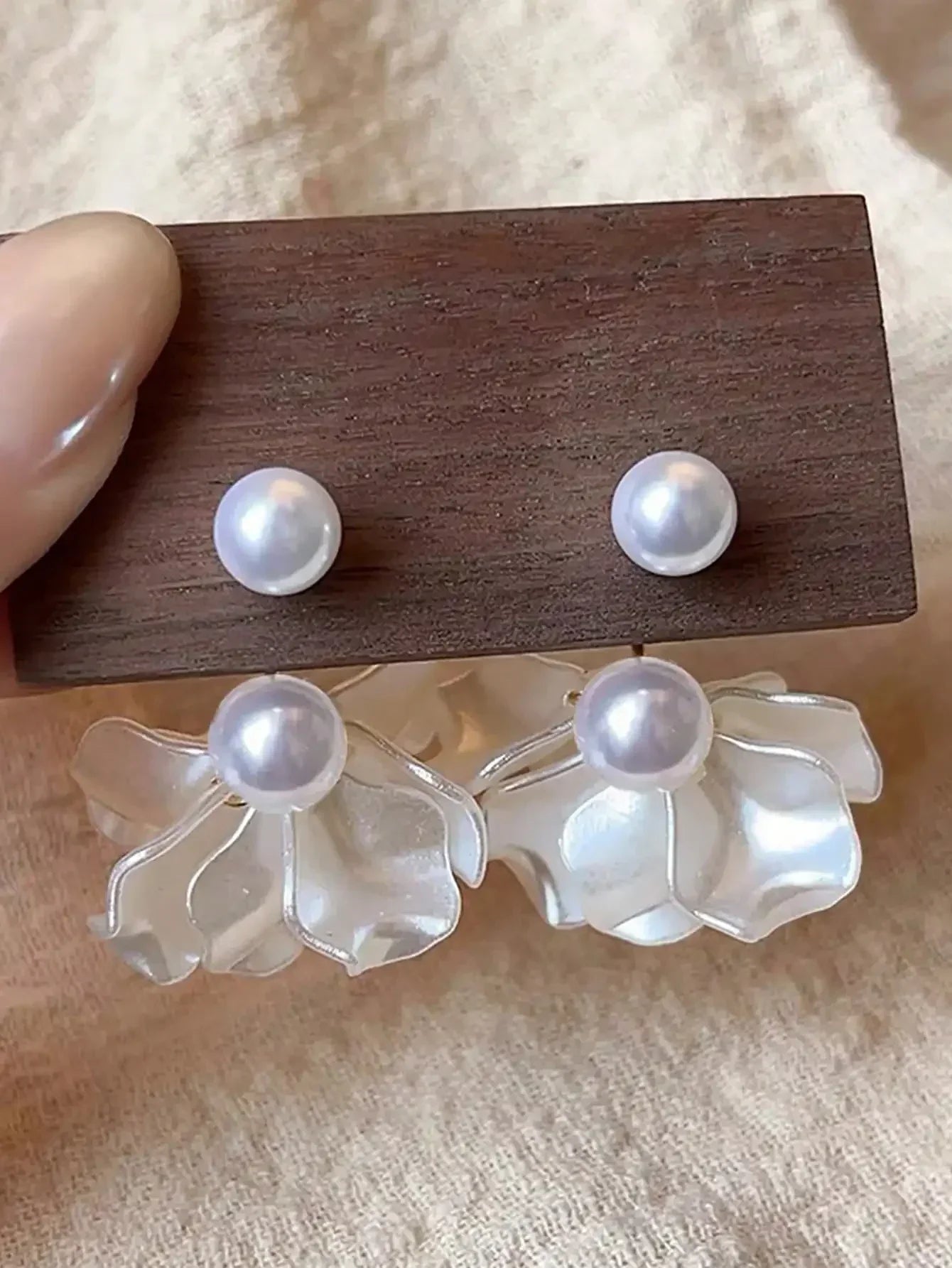 1pair Sweet High-Grade Delicate Petal & Flower Design Fashionable Daily Earrings For Elegant Women Valentines,Mom,Mother