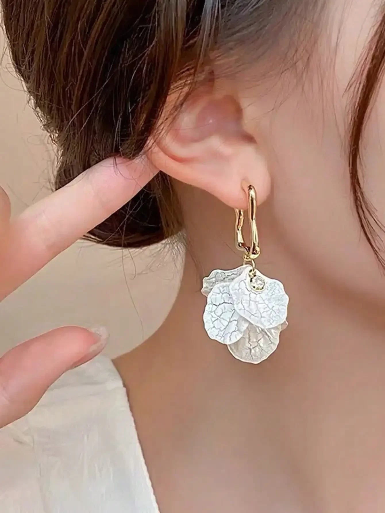 1pair Sweet High-Grade Delicate Petal & Flower Design Fashionable Daily Earrings For Elegant Women Valentines,Mom,Mother