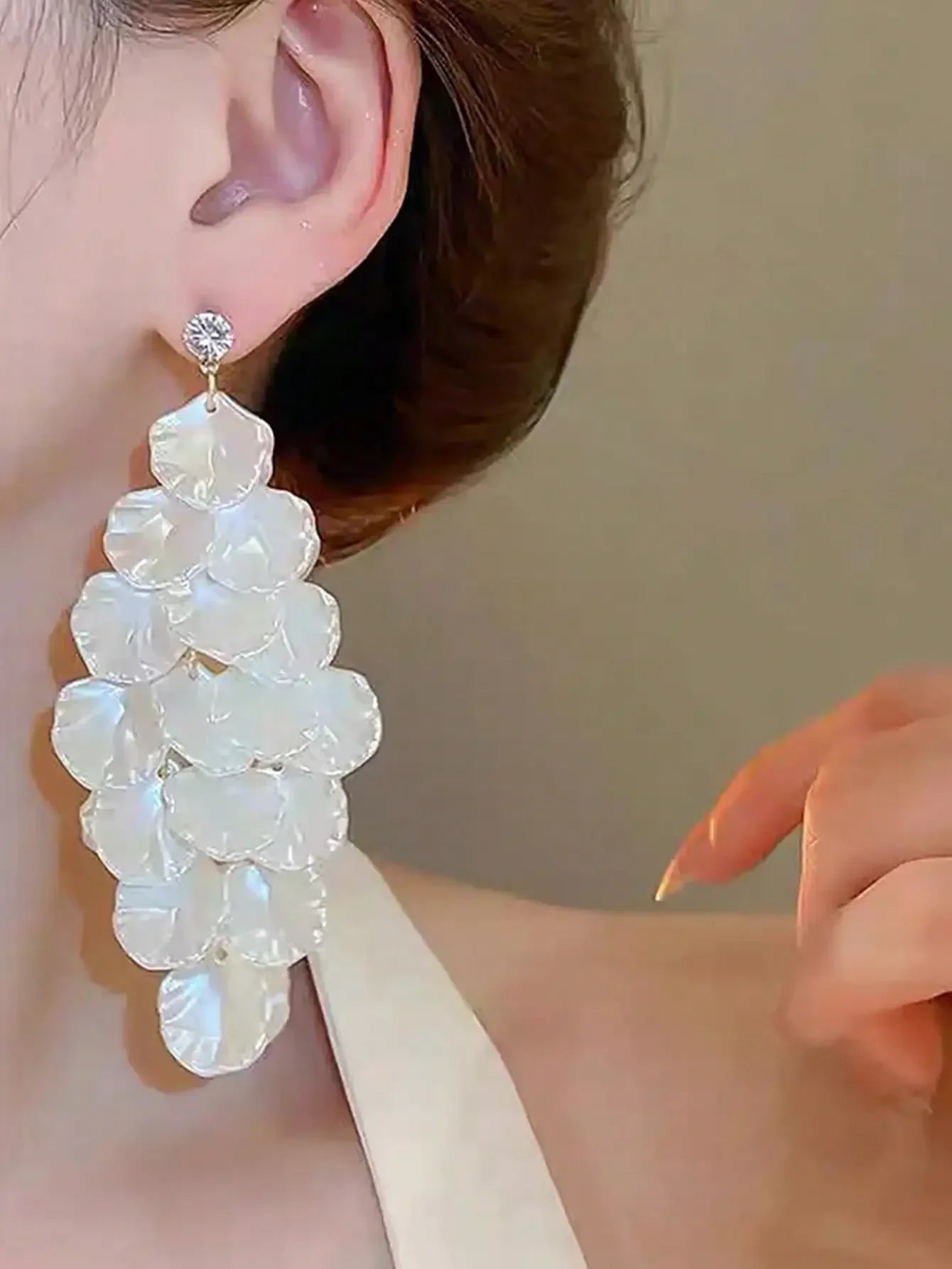 1pair Sweet High-Grade Delicate Petal & Flower Design Fashionable Daily Earrings For Elegant Women Valentines,Mom,Mother