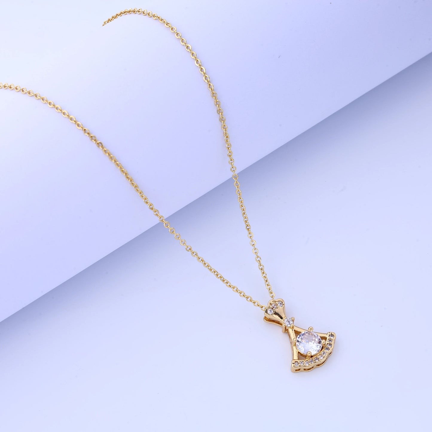 The new titanium steel necklace does not fade, women's summer sense of luxury, niche Internet celebrity pendant, versatile, ligh