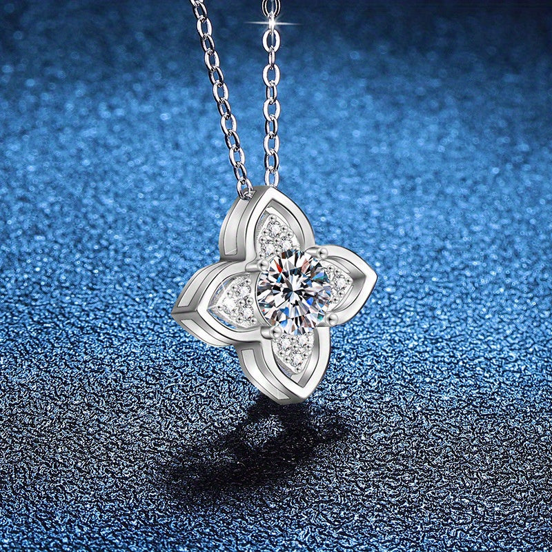 S925 silvery 1 carat four-claw round Moissanite classic and versatile Moissanite-shaped Women's fashion pendant necklace, suitable for daily wear and weddings, suitable for Valentine's Day, New Year's Day, birthday, anniversa