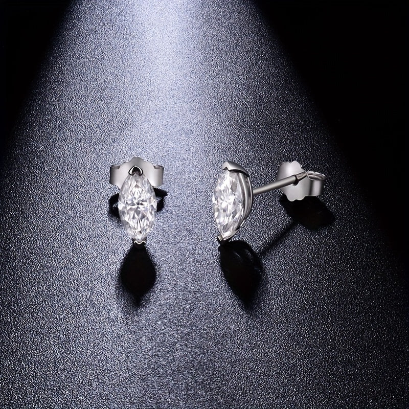 925 Silver Sparkling 1 Carat-2 Carat Moissanite Jewelry Jewelry Girls Women Fashion Earrings Daily Dress Up Gift Anniversary Fashion Party Bachelorette Party Must Have Gift for Family Gift for Friends Christmas Gift