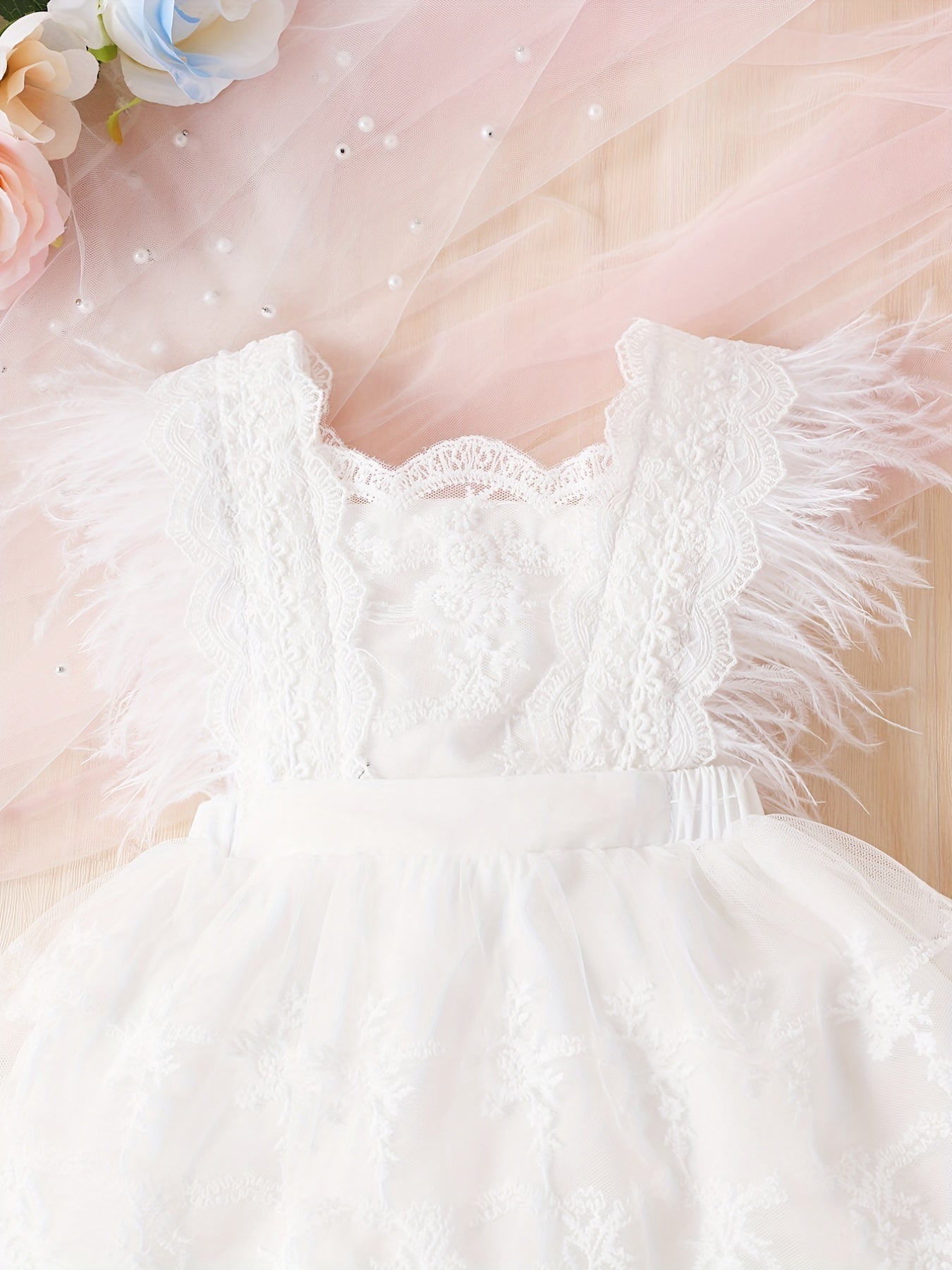 Girls' Summer Sleeveless Lace Dress with Floral Embroidery & Tulle Skirt - Knee-Length Princess Dress, White with Pink & Blue Roses, Elegant Bow Detail, Perfect for Weddings & Special Occasions, Princess Dress for Girls, Wedd