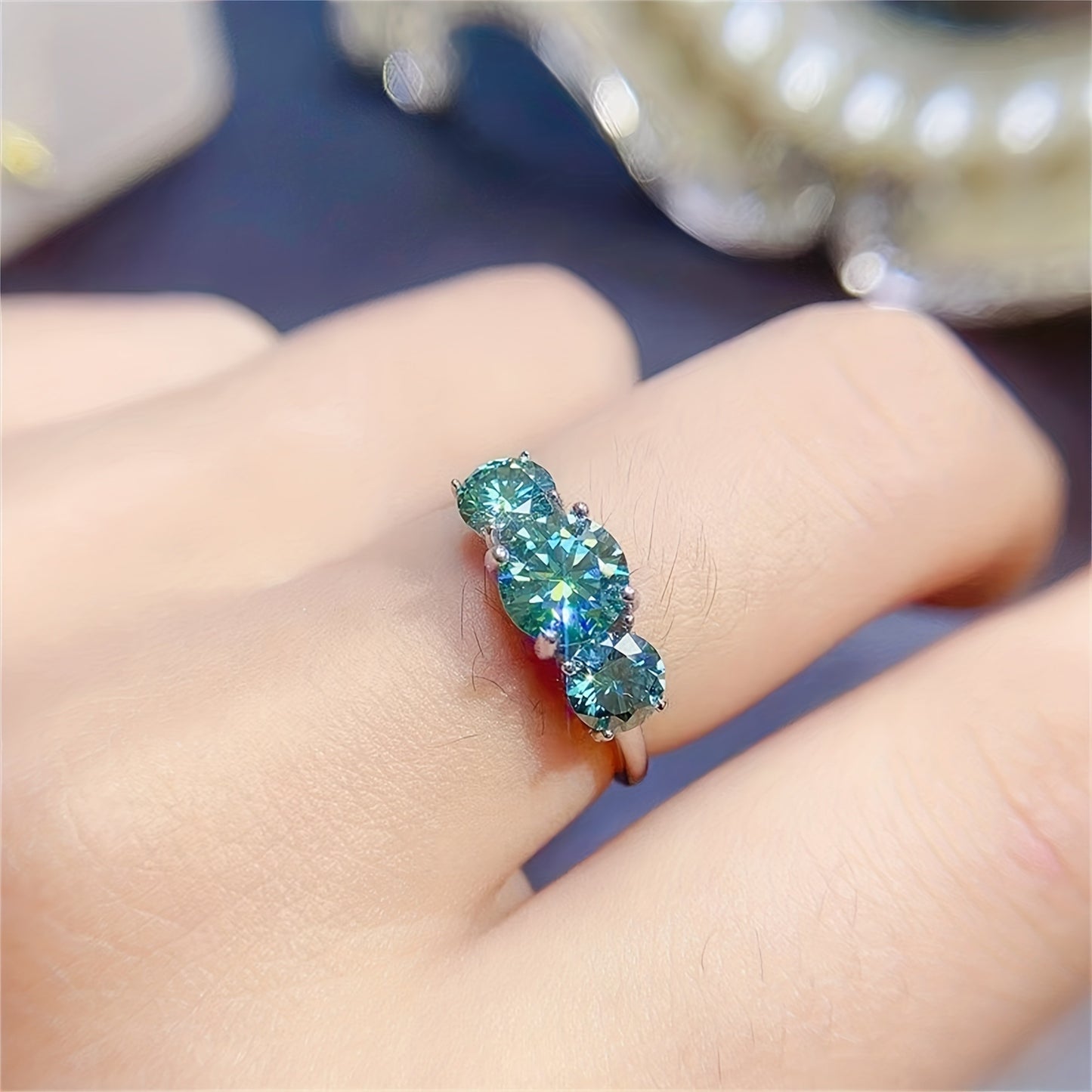 Vintage Moissanite Ring 925 Sterling 925 Silver | 2/ 4 Carat Round Green 3-Stone Design, Romantic Engagement Jewelry, Anniversary Ring & Sweet Gift for Her, Proposal Ring, Wedding Jewelry, Elegant Design, Timeless Style, Mois