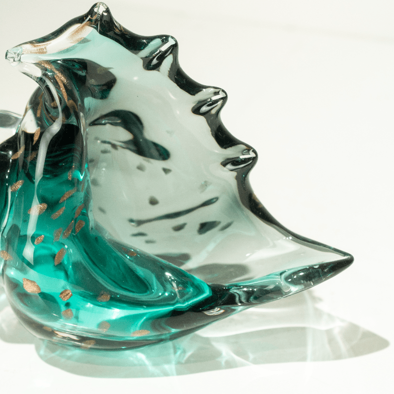 1pc green glass conch, Office storage glass seashells, marine animal storage ornaments, home decoration creative art collection sculptures, beach gifts, birthday gifts for beach enthusiasts