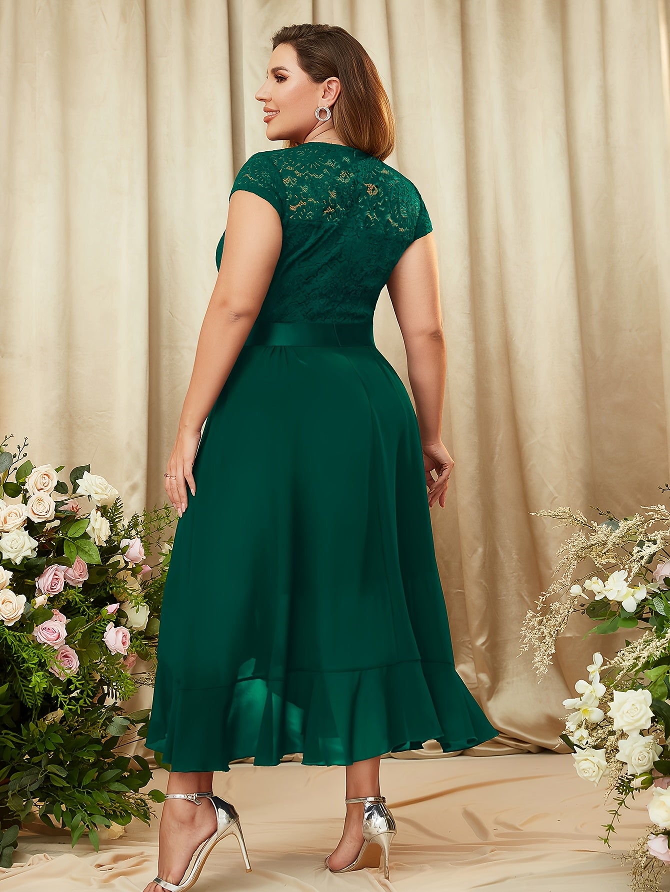 Plus Size, Women's Elegant Plus Size Bridesmaid Dress - Floor-Length Formal wedding gown with Ruffled Hem, A-Line Maxi dress in Deep Purple/, Machine Washable Chiffon for Prom, Evening Parties, Bridal Party - Structured Fit &