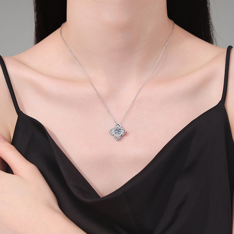 S925 silvery 1 carat four-claw round Moissanite classic and versatile Moissanite-shaped Women's fashion pendant necklace, suitable for daily wear and weddings, suitable for Valentine's Day, New Year's Day, birthday, anniversa