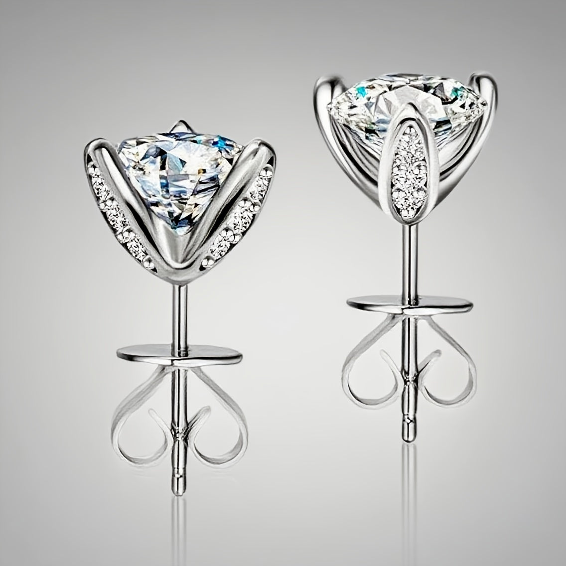 A Pair Of 925 Silvery 1ct*2 Moissanite Earrings for Men And Women, Light Luxury Niche, Retro Trend, Birthday Gift, Halloween Gift, Christmas Gift, High-end Jewelry, Suitable for Daily Wear, Wedding Banquet, Honeymoon, Dress,