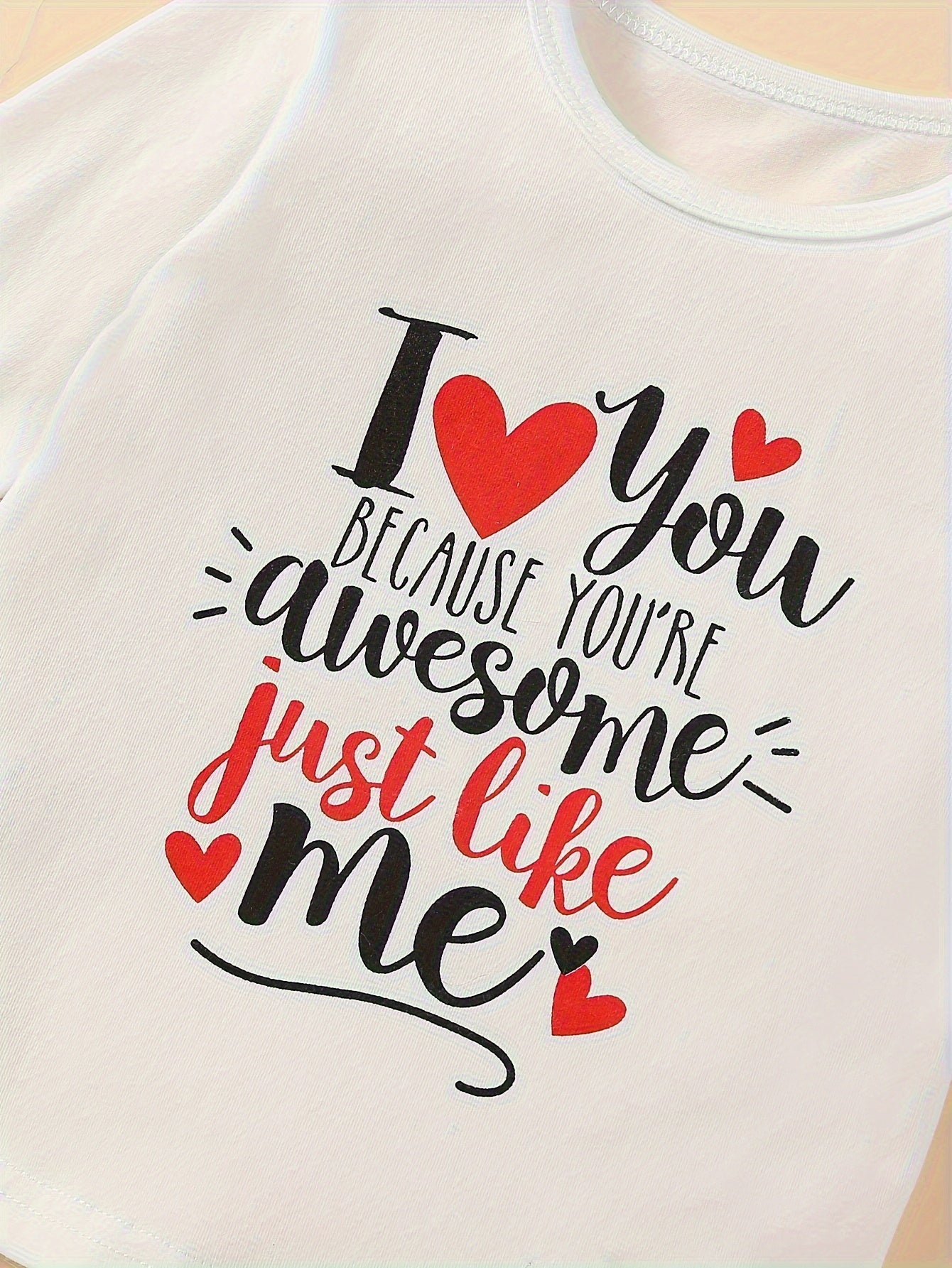 Girls' Spring and Autumn Fashion Set Girls' Flared Long Sleeve Letter Love T-Shirt Top Anti-Denim Pants Set with Belt, Perfect for Outdoor