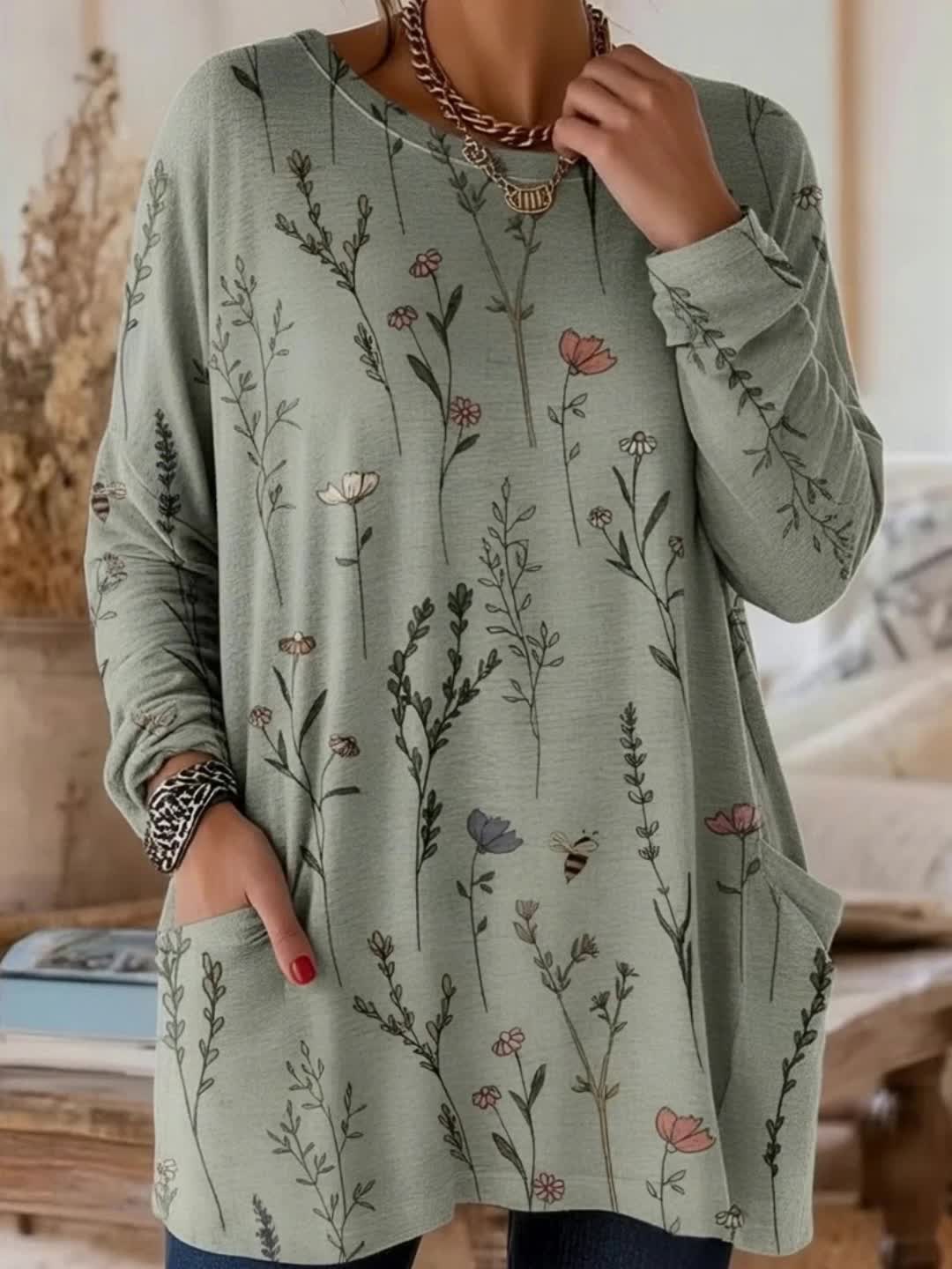 New Must-have for Autumn And Winter, Retro Floral Printed Women's Top T-shirt, Versatile Tool for Autumn And Winter, Fresh And Not Fancy Floral Patterns, Light Beige Friendly And, Super Stylish for Commuting, Shopping, Home A
