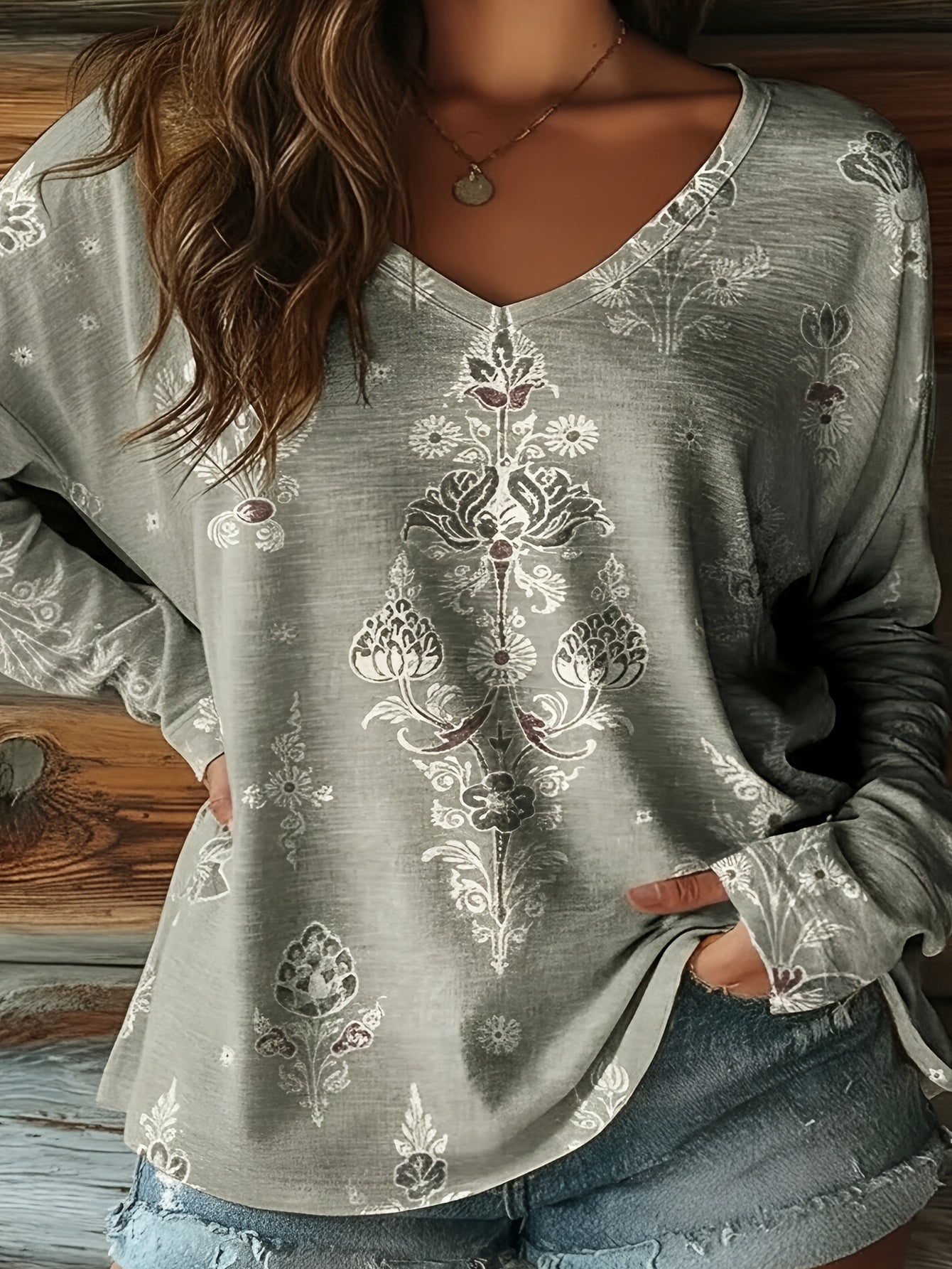 Plus Size, Autumn And Winter Bohemian All-over Printed Retro Casual Versatile Daily V-neck Slim Long-sleeved Plus Size Women's T-shirt Top