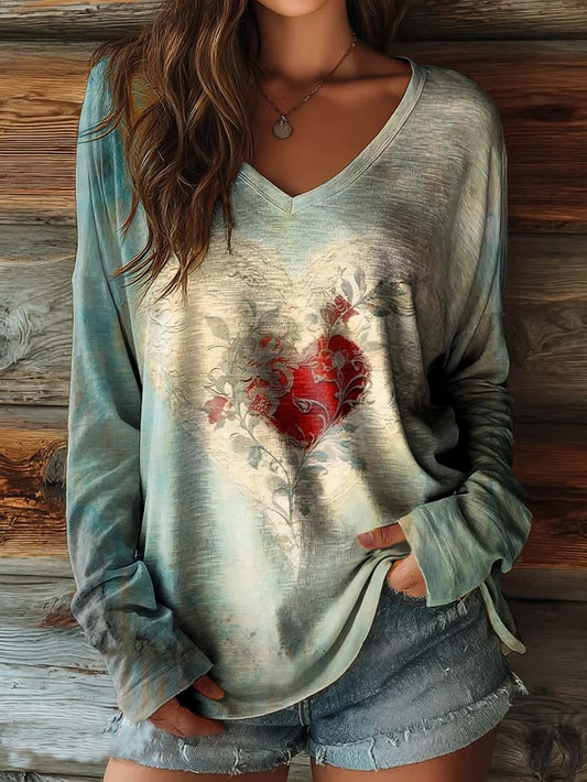 Plus Size, Fall/Winter Women's Casual Retro Style Long-Sleeved T-Shirt with Flower and Heart Print V-Neck and Unique Design Large Size Women's Top