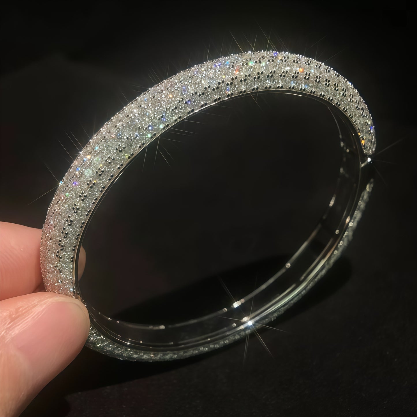 57Mm*8Mm Moissanite Hip-Hop Bracelet, Made of S925 Silver Weighing 0.23 oz, a High-Quality Luxurious Bracelet, a Trendy Fashion Item Suitable for Daily Wear Or Music Festivals, a Perfect Gift for Christmas Or Halloween, Comes