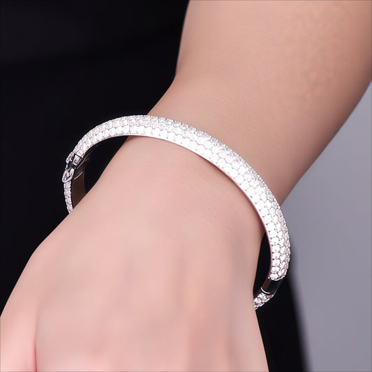 57Mm*8Mm Moissanite Hip-Hop Bracelet, Made of S925 Silver Weighing 0.23 oz, a High-Quality Luxurious Bracelet, a Trendy Fashion Item Suitable for Daily Wear Or Music Festivals, a Perfect Gift for Christmas Or Halloween, Comes