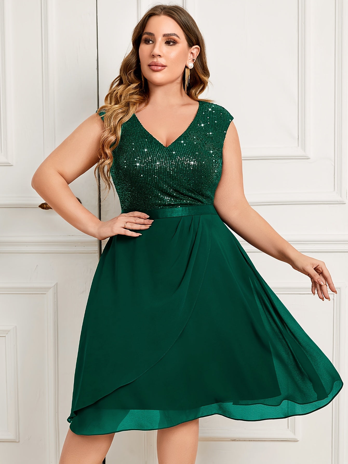 Plus Size - P82012 Elegant Plus Size Women'S Sequin Bridesmaid Dress, V-Neck Sleeveless, Waist Cinching With Ruffle Chiffon Knee-Length Hem, Perfect For Weddings, Evenings, Parties